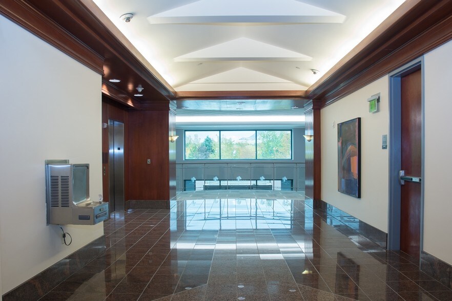 5252 N Edgewood Dr, Provo, UT à vendre - Photo du bâtiment - Image 2 de 14