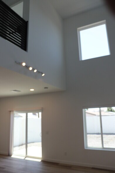 2051 E Michigan Ave, Phoenix, AZ à vendre - Photo intérieure - Image 3 de 9