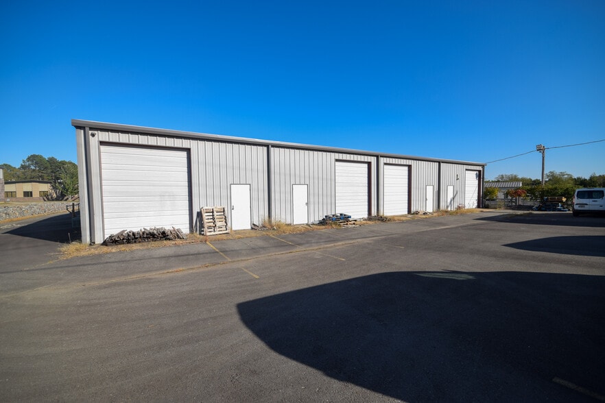 1041-1051 Lantrip Rd, North Little Rock, AR for sale - Building Photo - Image 2 of 14