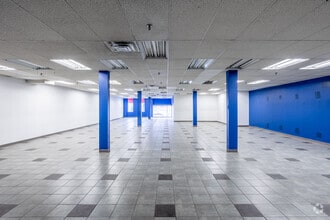 512 W 181st St, New York, NY à vendre Photo intérieure- Image 2 de 3