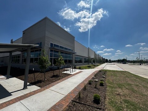 10624 Clarence Dr, Frisco, TX à vendre - Photo du bâtiment - Image 2 de 17