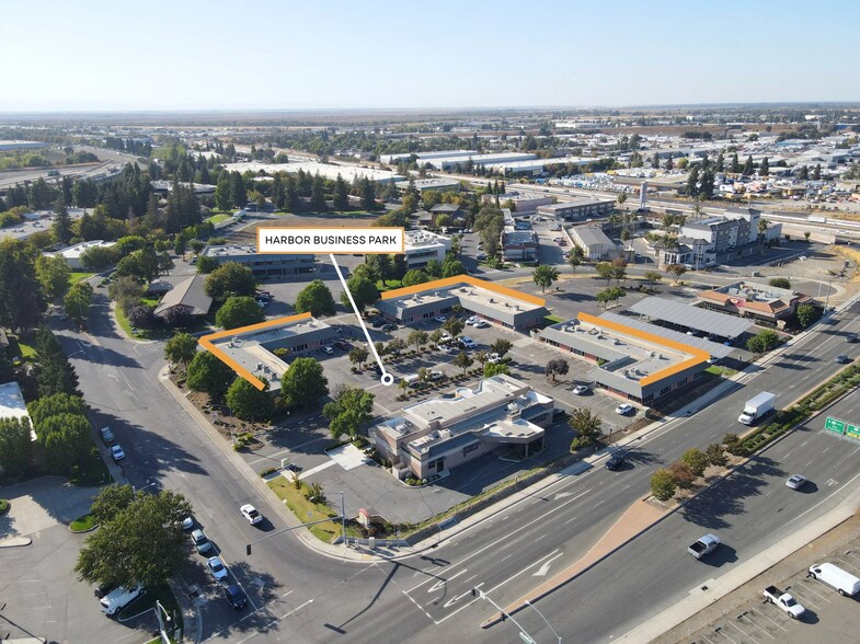 1250 Harbor Blvd, West Sacramento, CA à louer - Photo principale - Image 1 de 11