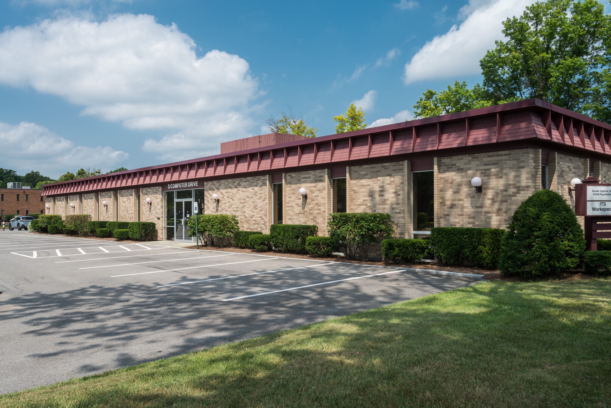 2 Computer Dr W, Albany, NY for lease Building Photo- Image 1 of 3