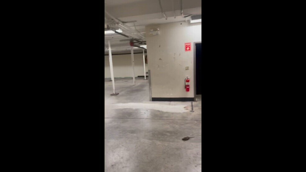 585 Washington St, Boston, MA à louer - Vidéo sur l’inscription commerciale - Image 3 de 10