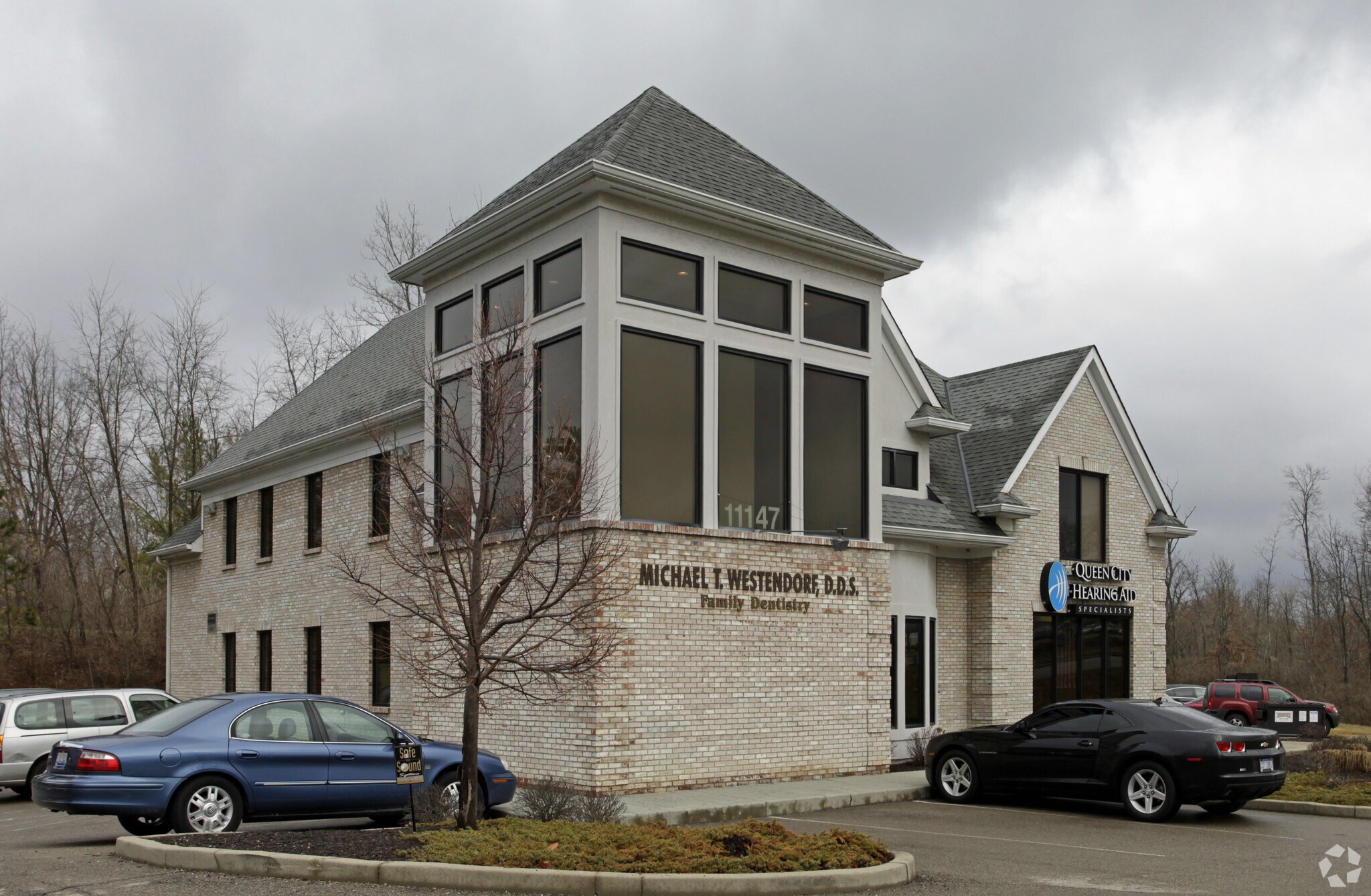 11147 Montgomery Rd, Cincinnati, OH for lease Primary Photo- Image 1 of 3