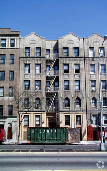 2250 Grand Concourse, Bronx, NY for lease - Building Photo - Image 2 of 3