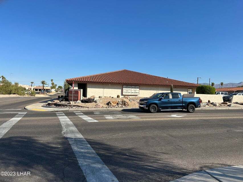 1945 Mesquite Ave, Lake Havasu City, AZ for lease Building Photo- Image 1 of 31