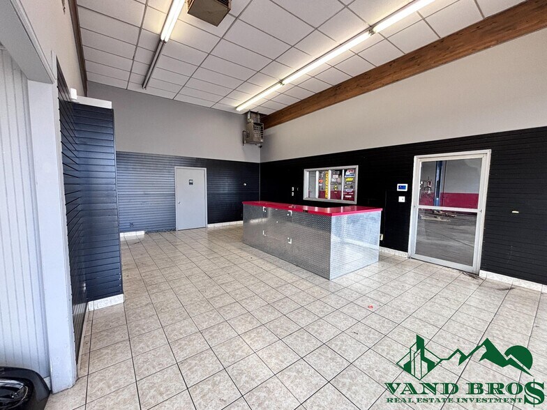 2409 W 10th St, Greeley, CO à louer - Photo du bâtiment - Image 3 de 7