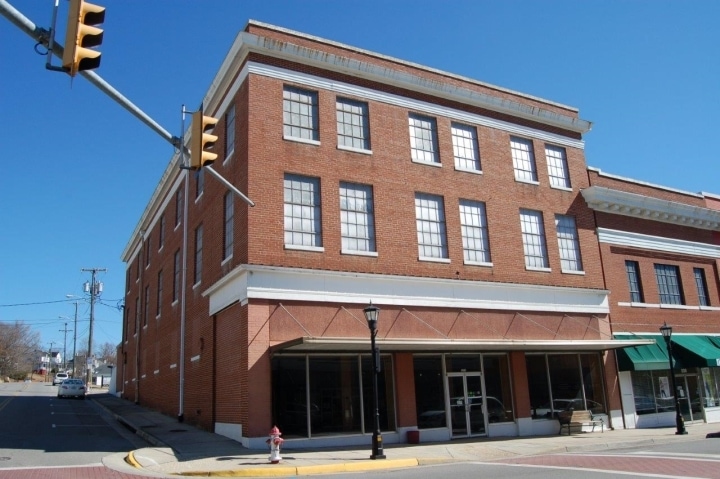 325 Franklin St, Rocky Mount, VA for sale - Primary Photo - Image 1 of 9