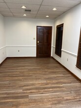 6827 Fairview Rd, Charlotte, NC for lease Interior Photo- Image 2 of 14