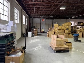 311 E Park St, Moonachie, NJ à louer Photo intérieure- Image 2 de 3