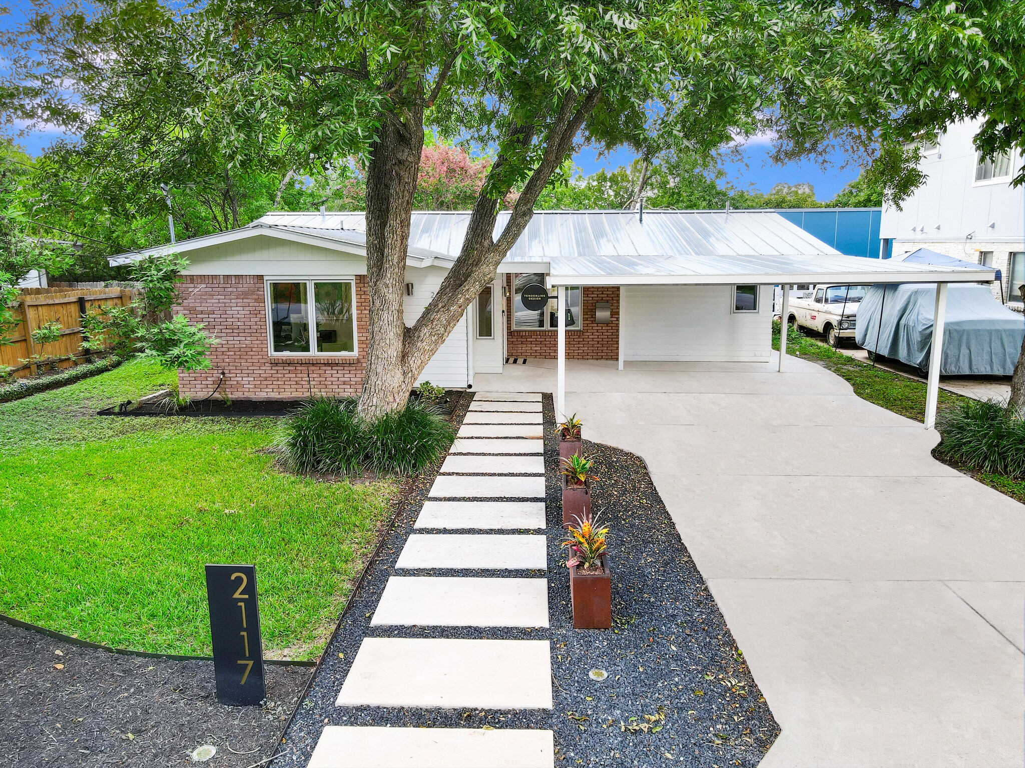 2117 Shoalmont Dr, Austin, TX à vendre Photo principale- Image 1 de 66