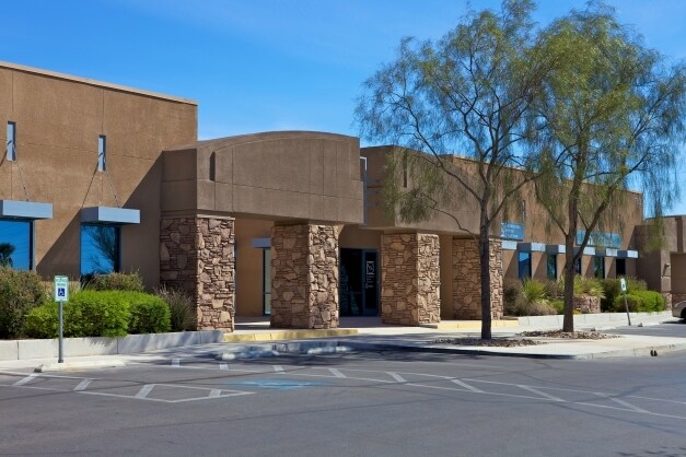 7312 W Cheyenne Ave, Las Vegas, NV à louer - Photo du bâtiment - Image 3 de 44