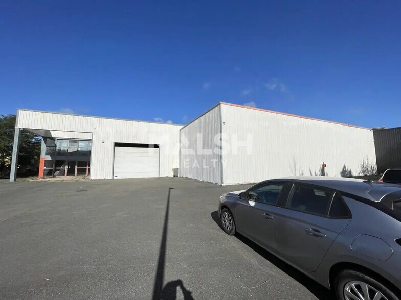 Office in CIVRIEUX-D'AZERGUES for lease - Building Photo - Image 1 of 13