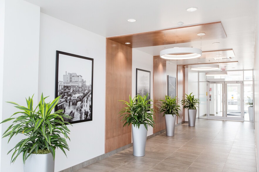 6104 104th St NW, Edmonton, AB for lease - Lobby - Image 2 of 10