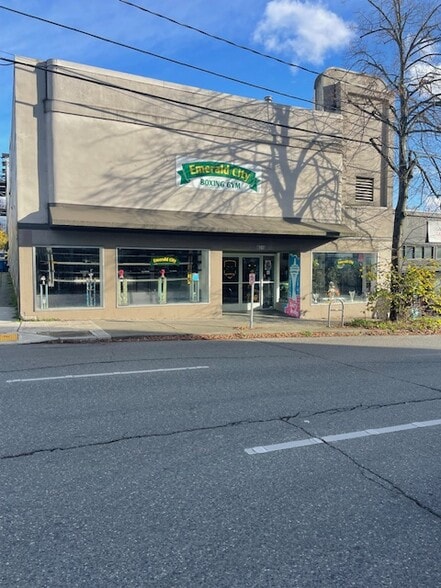 6516 NE Roosevelt Way, Seattle, WA for lease - Building Photo - Image 1 of 7