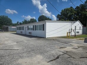 817 W Bobo Newsom Hwy, Hartsville, SC for lease Building Photo- Image 2 of 11