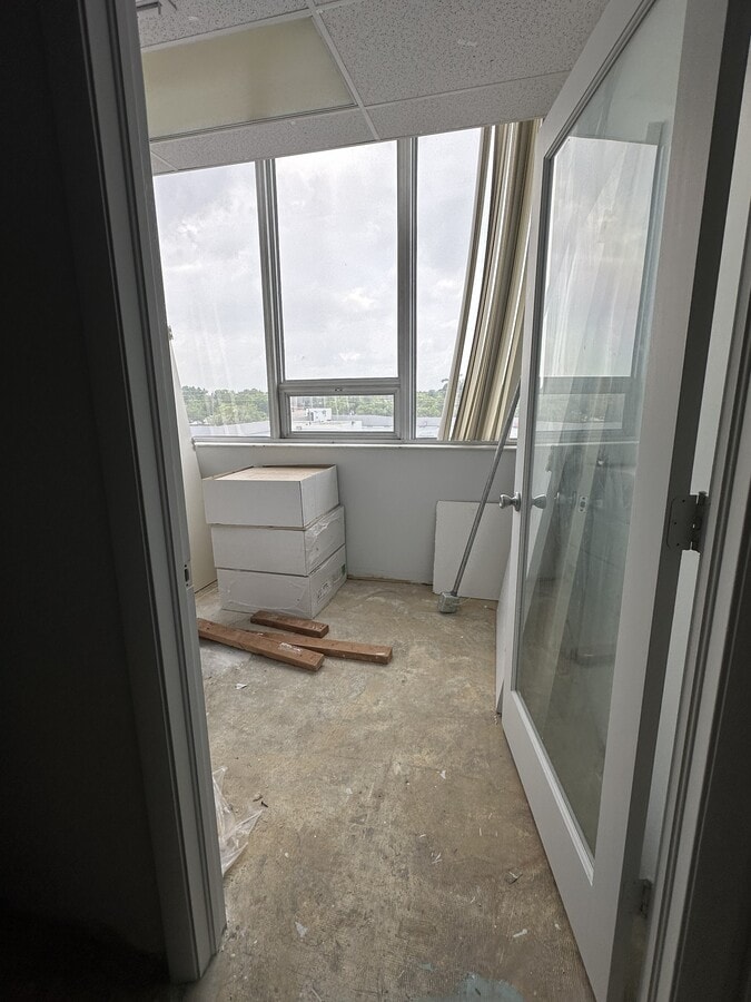 2455 E Sunrise Blvd, Fort Lauderdale, FL 33304 - Unité Full Floor - - Photo intérieure - Image 1 of 38