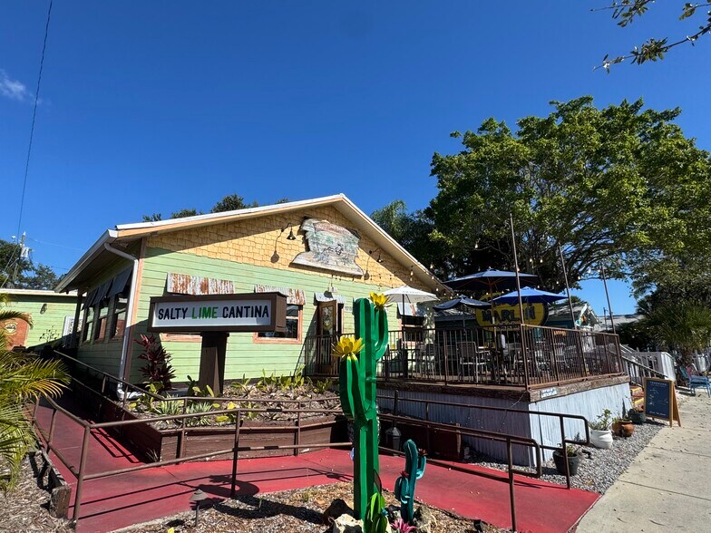 1019 Florida Ave, Palm Harbor, FL à vendre - Photo du bâtiment - Image 1 de 5