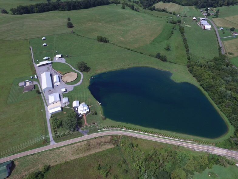 1917 Valley Home Rd, Dandridge, TN for sale - Building Photo - Image 2 of 99