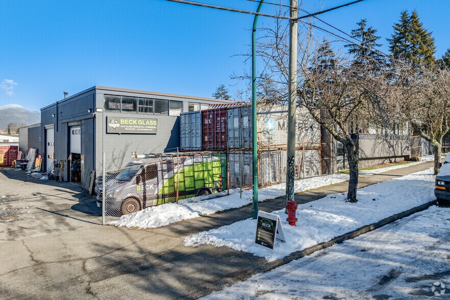 1423 Grant St, Vancouver, BC à louer - Photo du bâtiment - Image 1 de 3
