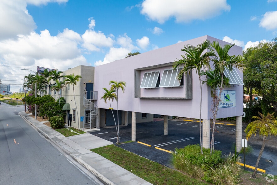 5400 NE 4 Ct, Miami, FL for sale - Building Photo - Image 2 of 39