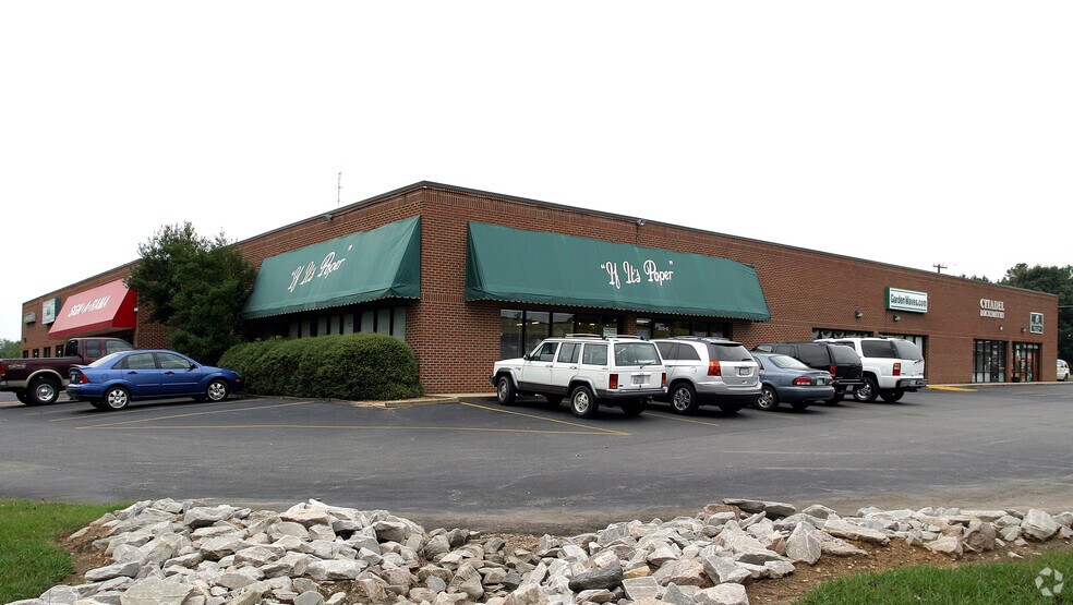 5619 Hillsborough St, Raleigh, NC à louer - Photo du bâtiment - Image 2 de 3