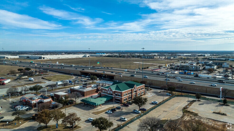 3851 NE Loop 820, Fort Worth, TX à louer - Aérien - Image 3 de 15