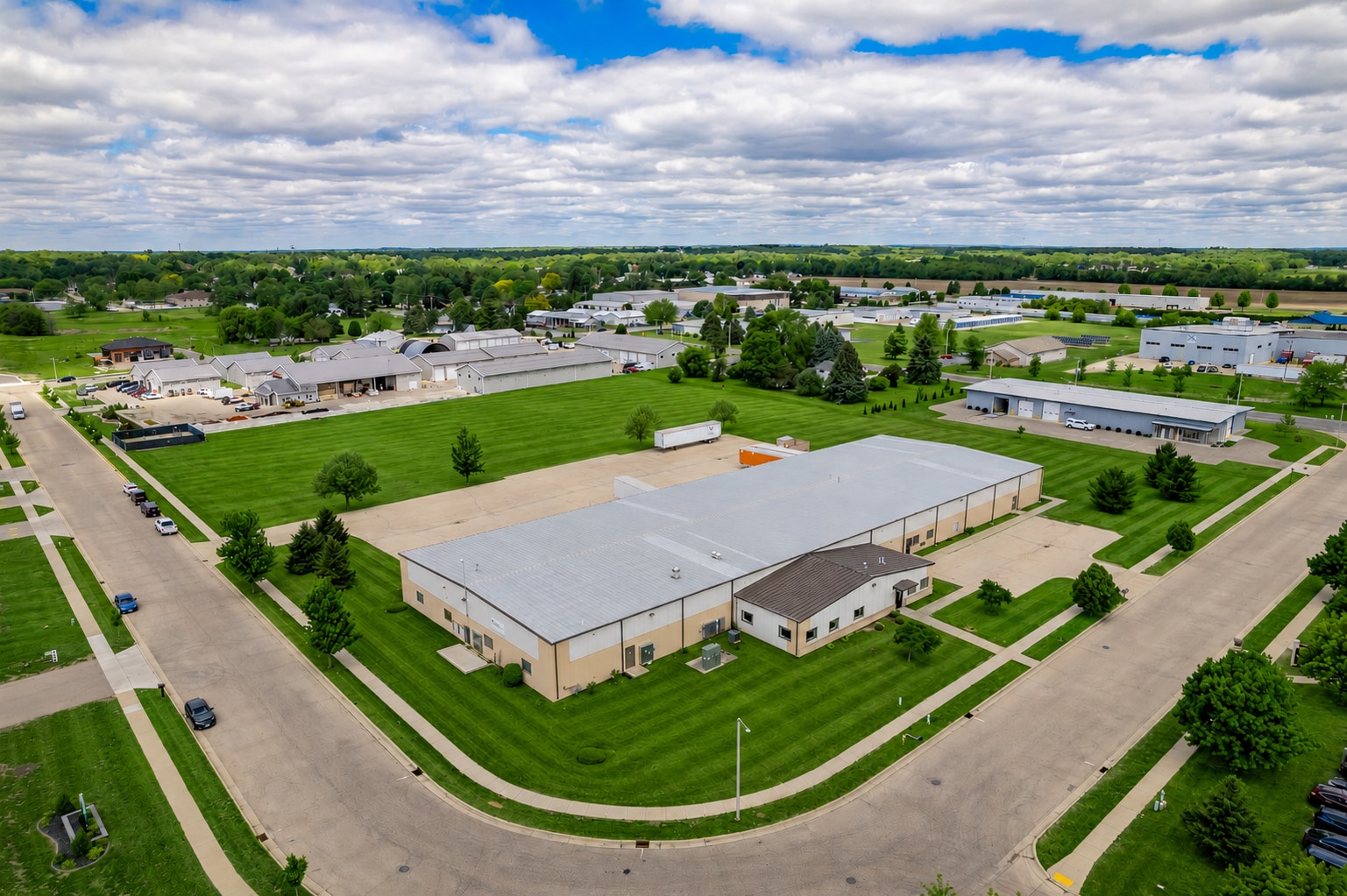 621 Gateway Dr, Milton, WI for lease Building Photo- Image 1 of 8