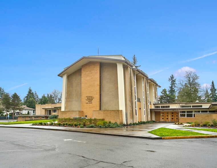 10675 NE 20th St, Bellevue, WA à vendre - Photo du bâtiment - Image 3 de 5