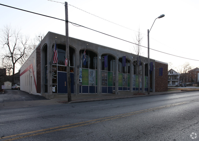 835 W 39th St, Kansas City, MO for lease - Building Photo - Image 2 of 2