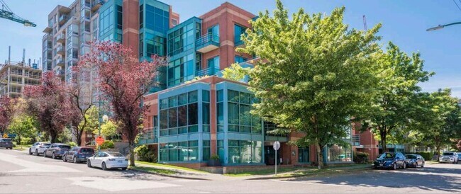 Plus de détails pour 1108 8th Av W, Vancouver, BC - Bureau à louer