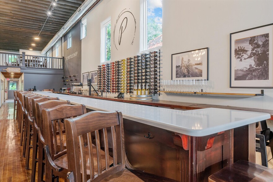 415 S Thompson Ave, Excelsior Springs, MO à vendre - Photo du bâtiment - Image 1 de 1