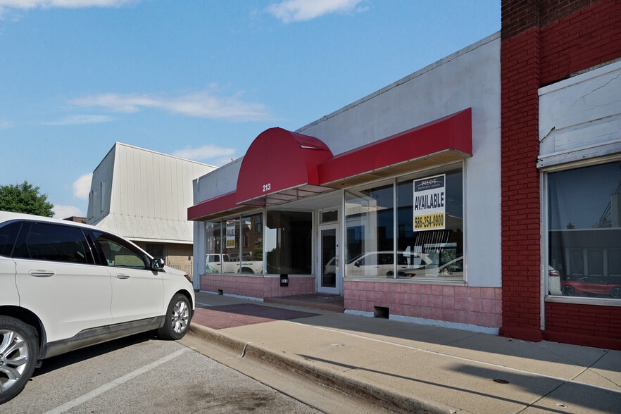 213 E 3rd St, Imlay City, MI for sale - Building Photo - Image 2 of 5