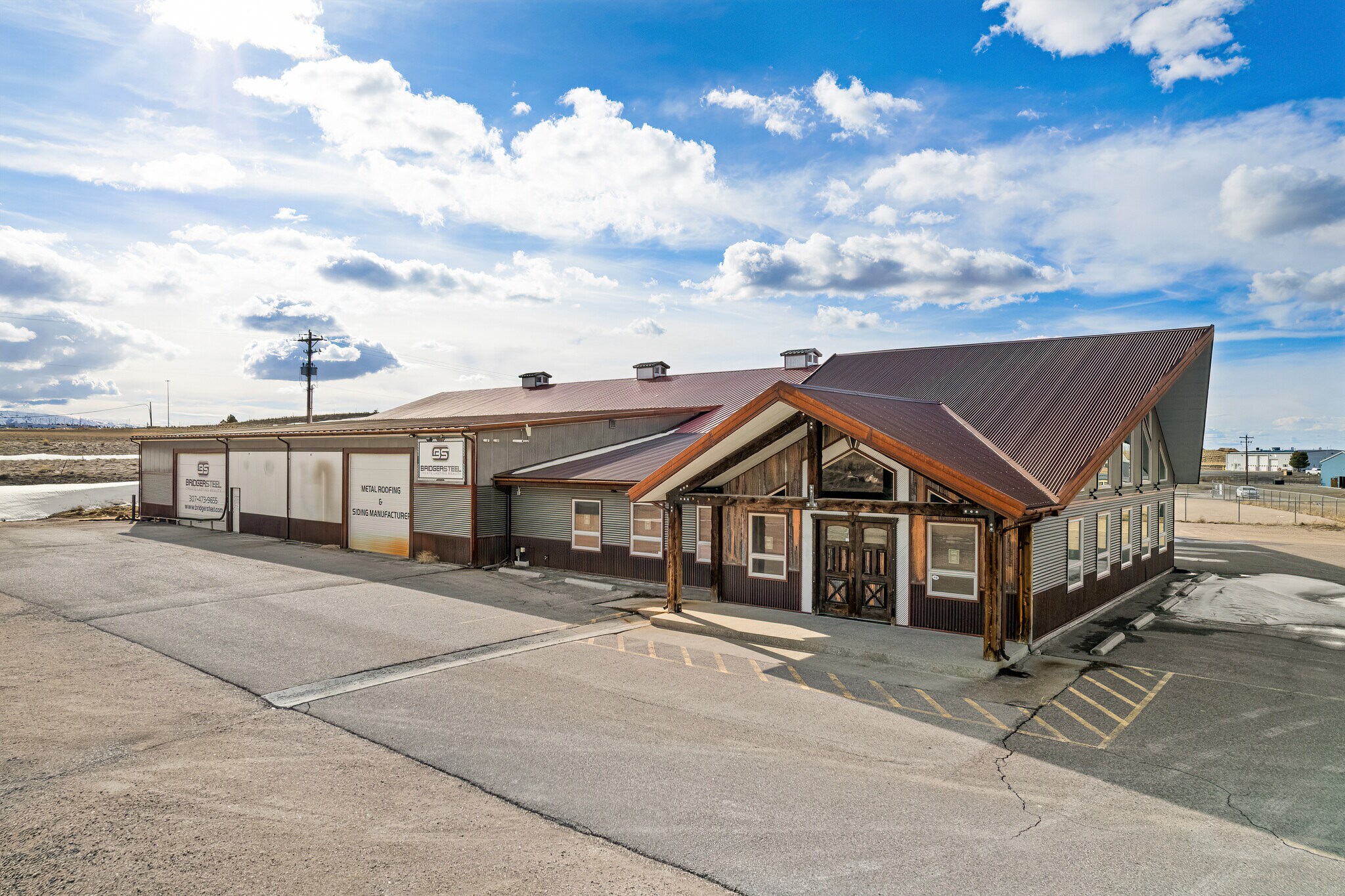 6797 E Wildcat Rd, Evansville, WY à vendre Photo du bâtiment- Image 1 de 46