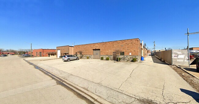 Plus de détails pour 725 Princeton Ave, Villa Park, IL - Industriel à louer