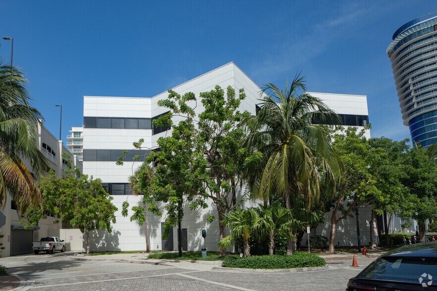 1785 NE 17th St, Fort Lauderdale, FL à vendre - Photo du bâtiment - Image 3 de 17