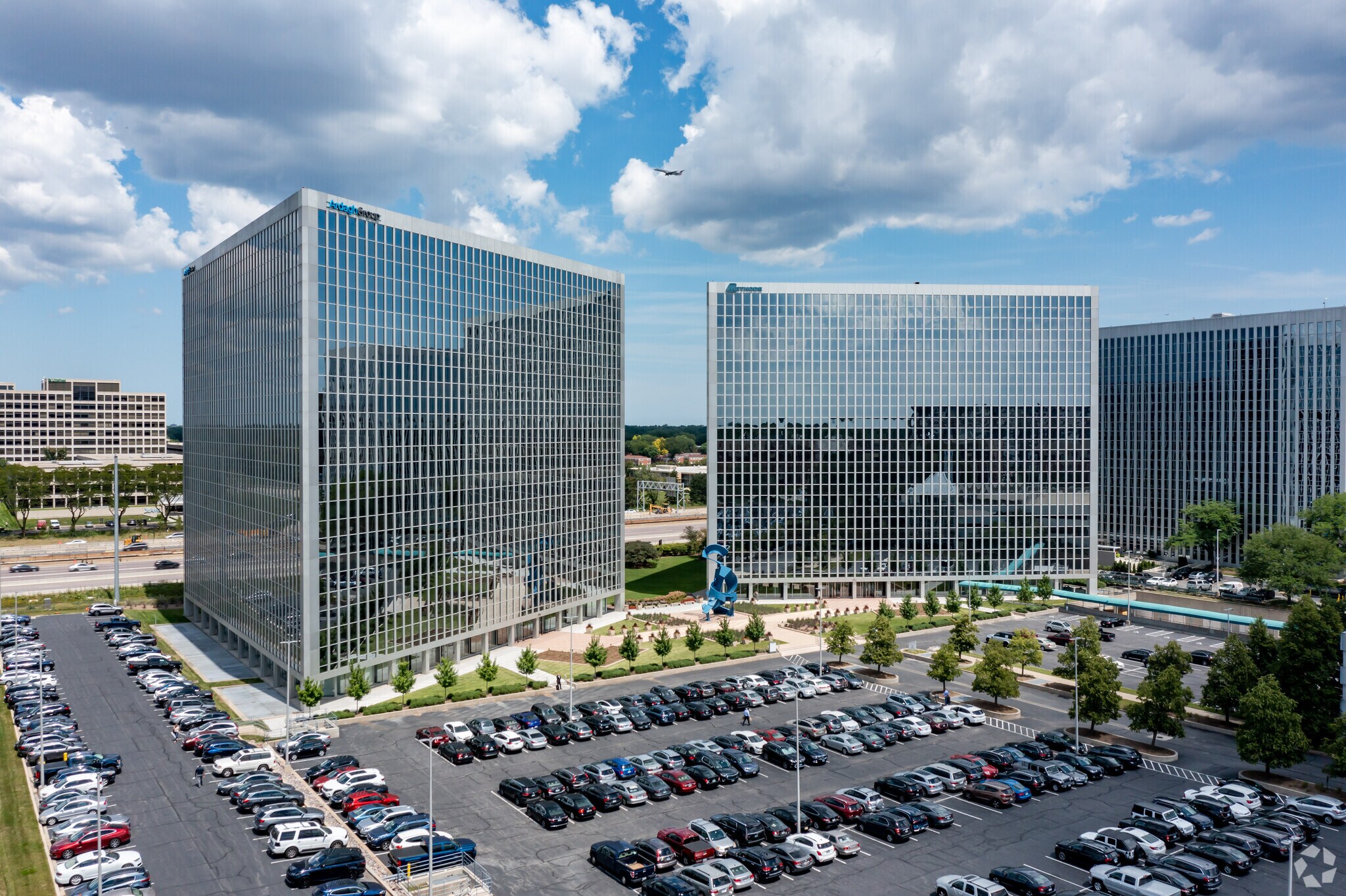 8770 W Bryn Mawr Ave, Chicago, IL à louer Photo du bâtiment- Image 1 de 6