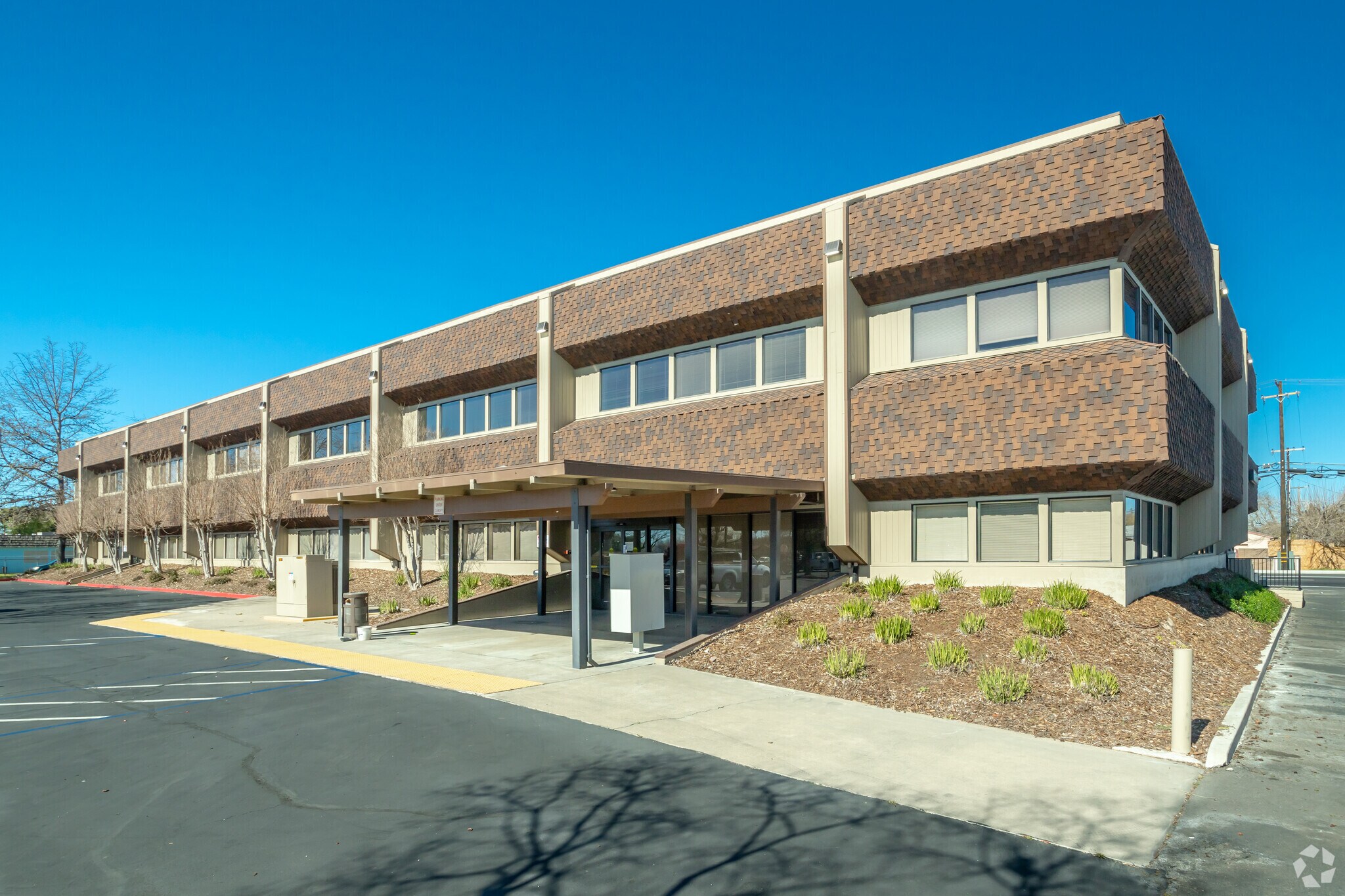 4600 47th Ave, Sacramento, CA à louer Photo du bâtiment- Image 1 de 6