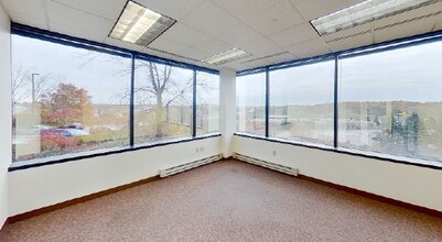 20300 Water Tower Blvd, Brookfield, WI for lease Interior Photo- Image 2 of 6