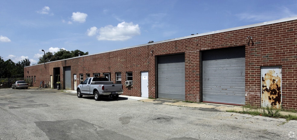 172 Cabot St, West Babylon, NY for lease - Building Photo - Image 2 of 33
