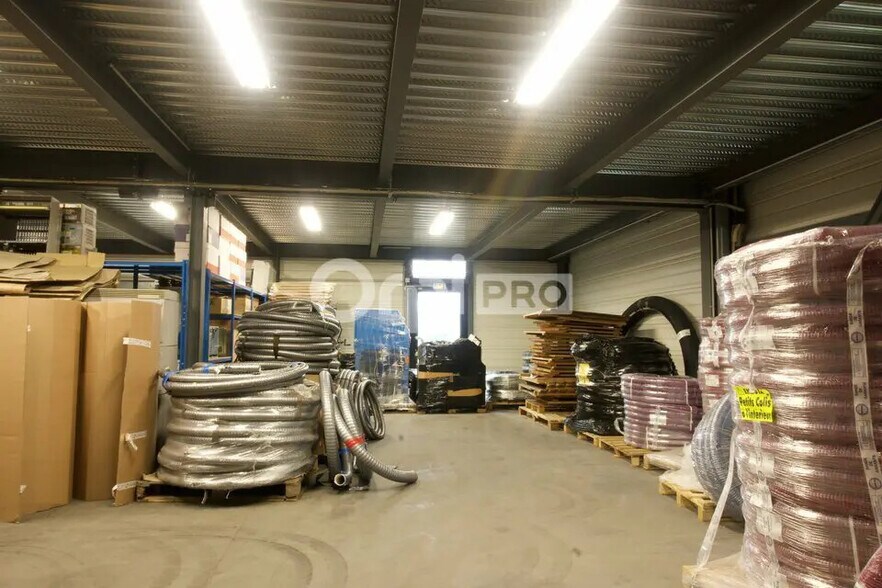 Bureau dans Saint-Priest à louer - Photo intérieure - Image 3 de 7