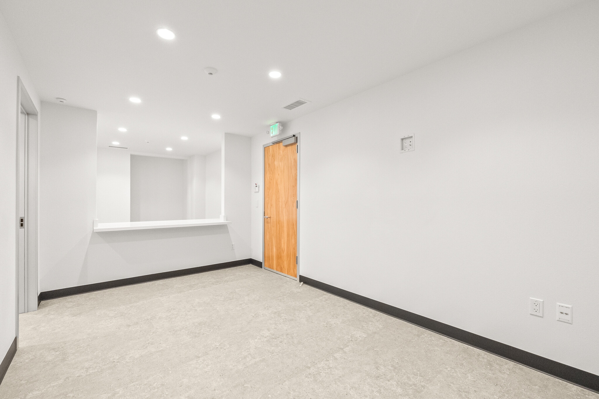 512 Westline Dr, Alameda, CA for lease Interior Photo- Image 1 of 14