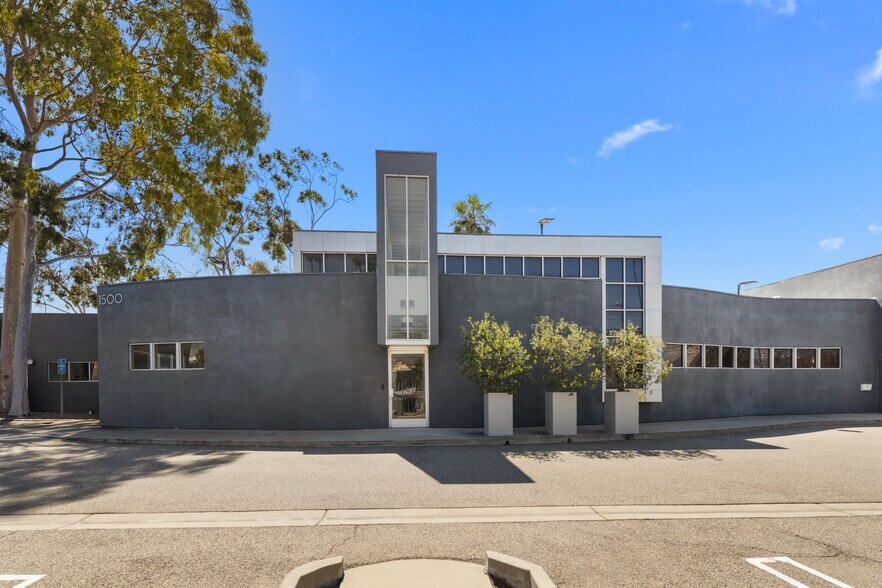 1500 Olympic Blvd, Santa Monica, CA à louer - Photo du bâtiment - Image 2 de 18