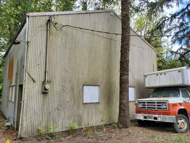 5394 Salmon River Hwy, Otis, OR à vendre - Photo du bâtiment - Image 3 de 8