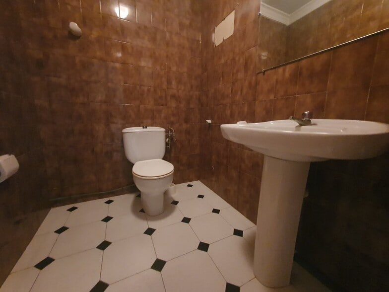 Retail in Ontinyent, Valencia for lease - Building Photo - Image 3 of 4