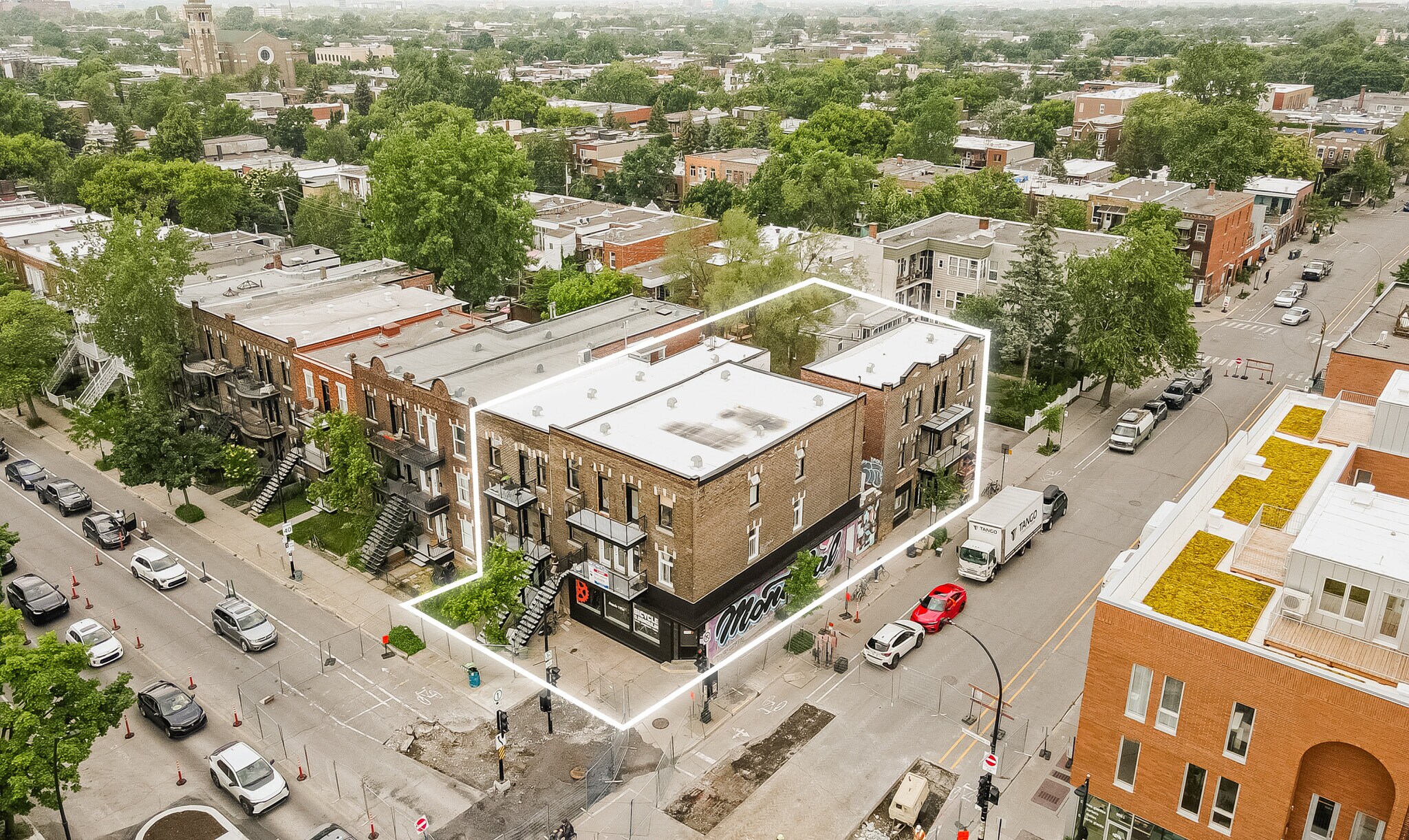 6201-6215 Av Christophe-Colomb, Montréal, QC for sale Primary Photo- Image 1 of 1