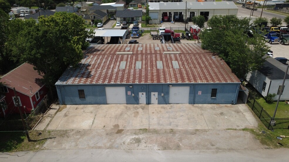 8019 Richards St, Houston, TX for sale - Building Photo - Image 2 of 15