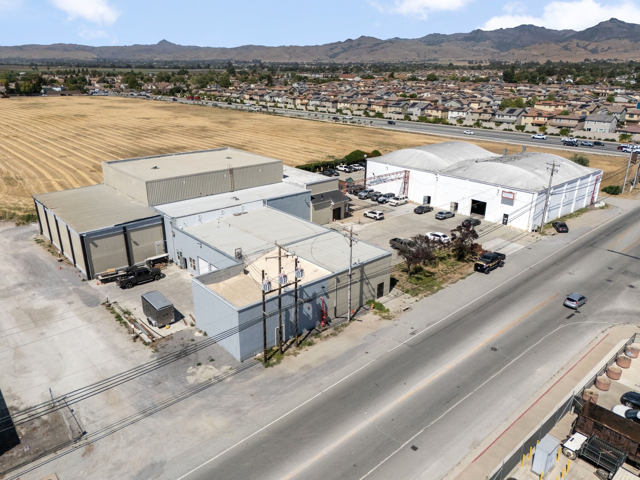 320 Hillcrest Rd, Hollister, CA for lease Interior Photo- Image 1 of 46