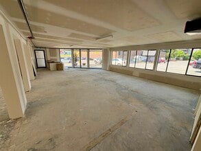 22519 Dewdney Trunk Rd, Maple Ridge, BC for lease Interior Photo- Image 2 of 8